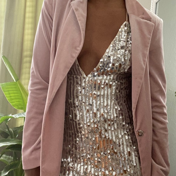 New Year’s Silver sequin mini dress lowcut - Picture 7 of 8